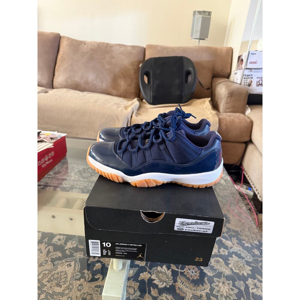 Air Jordan 11 Retro Low Midnight Navy Gum Size 10 OG All Preowned - Picture 2 of 3